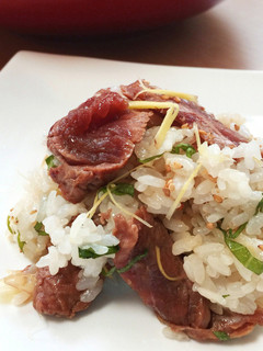 赤身肉ダイエットに♪牛肉たたきちらし寿司-レシピのメイン写真