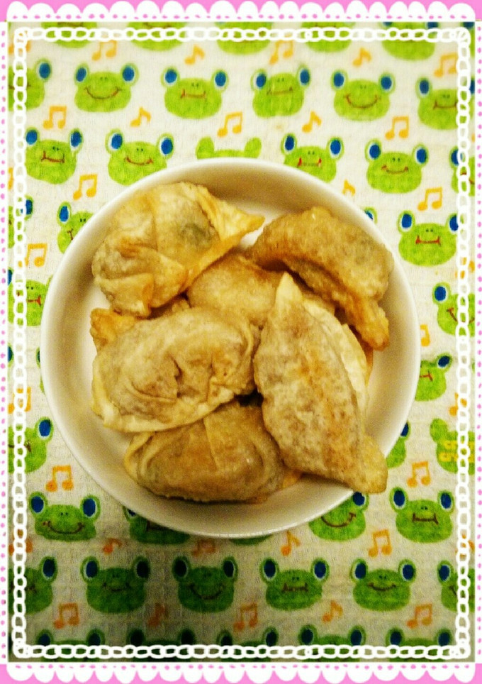 青椒肉絲の餃子皮包み揚げ-レシピのメイン写真