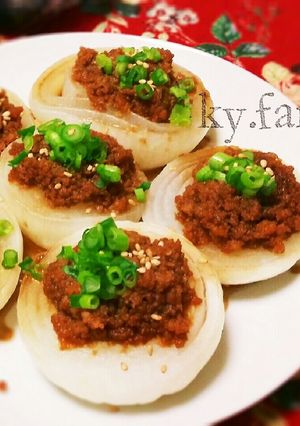 新玉ねぎの肉味噌のせ-レシピのメイン写真