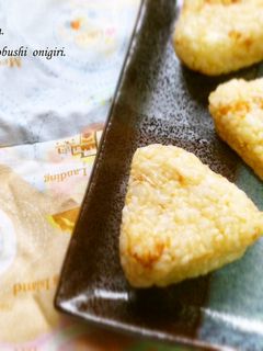 *チーズとおかかのおにぎり*-レシピのメイン写真