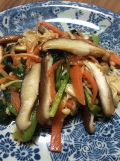 椎茸と小松菜のバター醤油炒め-レシピのメイン写真