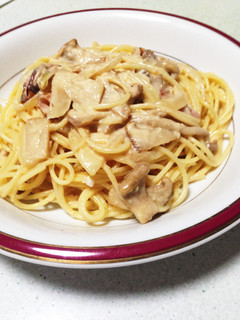キノコのクリームパスタ(カルボナーラ風)-レシピのメイン写真