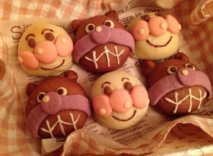 アンパンマンとバイキンマンのふわふわパン-レシピのメイン写真
