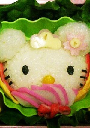 簡単キャラ弁 キティちゃんのひなまつり-レシピのメイン写真