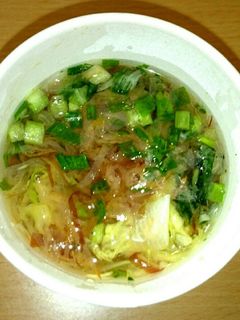 お湯を注ぐだけ❗キャベツとねぎのみそ汁-レシピのメイン写真