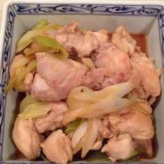 รูปของ 簡単ヘルシー♪鶏モモとネギのポン酢炒め