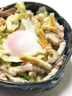 蒸し鶏とグリーンサラダの温玉のせ-レシピのメイン写真