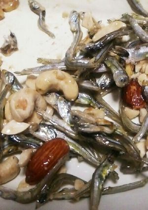 小魚とナッツで簡単おやつ-レシピのメイン写真