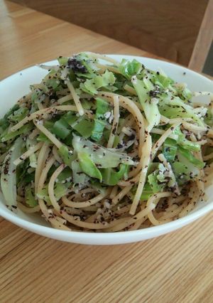 ひとりランチ♡キャベツとゆかりのパスタ-レシピのメイン写真