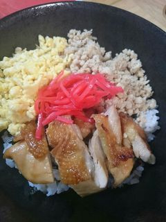 12分で完成!意外と簡単☆鶏そぼろ2色丼-レシピのメイン写真