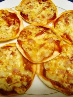 ★簡単!美味しい*餃子の皮のピザ*です♪-レシピのメイン写真