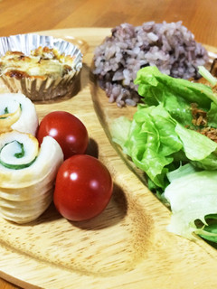 お弁当付け合わせ*竹輪の大葉巻き+トマト-レシピのメイン写真