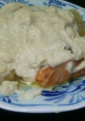 鮭缶の玉ねぎ蒸し焼き豆腐ソースかけ-レシピのメイン写真