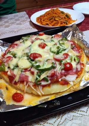 ご飯でピザ&めっちゃうまいナポリタン-レシピのメイン写真