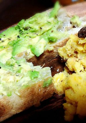 パンとアボカド-レシピのメイン写真