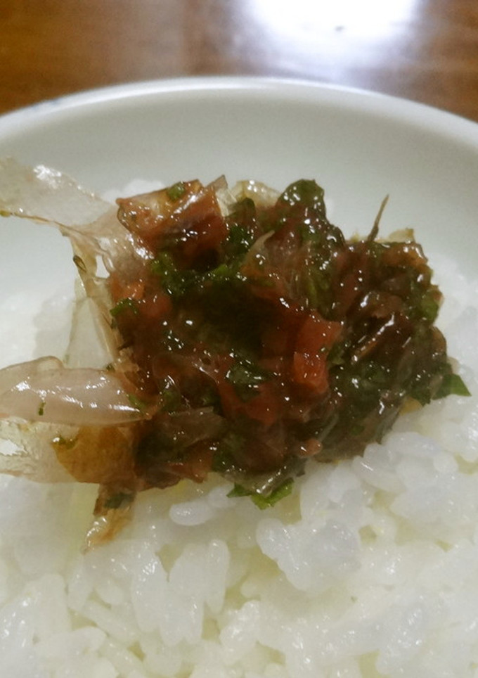 しその葉と梅肉と花かつお-レシピのメイン写真
