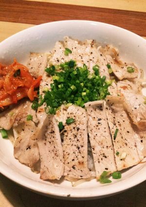 簡単☆豚ロースのステーキ丼！-レシピのメイン写真