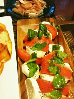 トマトとモッツァレラチーズ簡単カプレーゼ-レシピのメイン写真