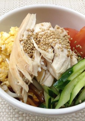 塩鶏を使ってサラダうどん-レシピのメイン写真