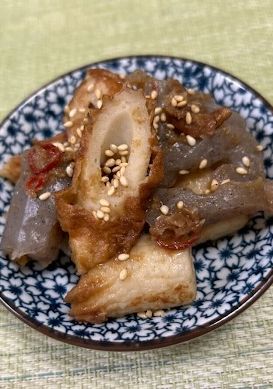 今夜の夕飯♪ちくわとこんにゃくの甘辛炒め-レシピのメイン写真