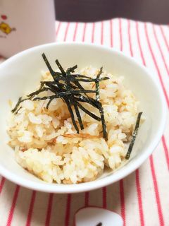 鰹節とゴマの混ぜご飯【朝食】-レシピのメイン写真