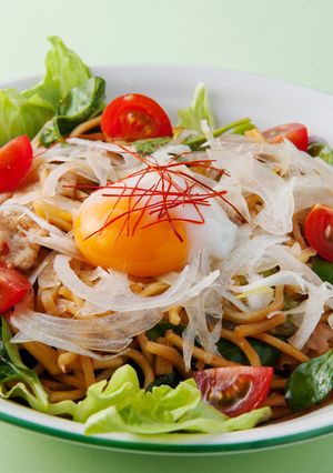 ラーメンサラダ温玉のせ-レシピのメイン写真