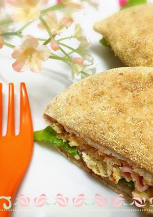 朝食に♡ハーブ香るベーコンエッグバーガー-レシピのメイン写真