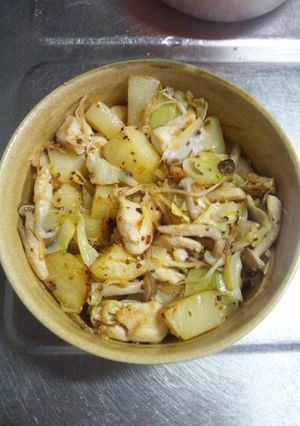 １０月１０日晩飯【鶏じゃがマヨ炒め】-レシピのメイン写真