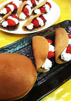 もちもちな黒糖生どら焼き☆いちご入り-レシピのメイン写真