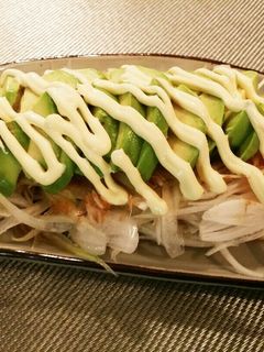 超簡単♪新玉ねぎとアボカドのサラダ-レシピのメイン写真