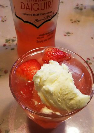 ストロベリーダイキリ～苺とバニラ添え～-レシピのメイン写真