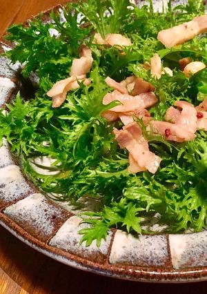わさび菜のサラダ、ベーコンドレッシングで-レシピのメイン写真