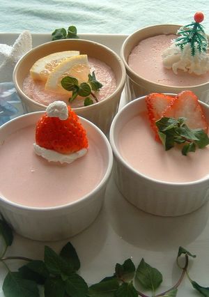クリームチーズと苺のババロア☆クリスマス-レシピのメイン写真