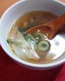 余った餃子の☆皮だけワンタンスープ
