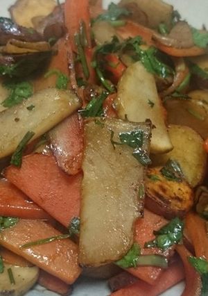 せり、キクイモなど野菜のヘルシー油炒め-レシピのメイン写真