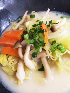 1人ランチに♪味覇で即席ラーメン-レシピのメイン写真