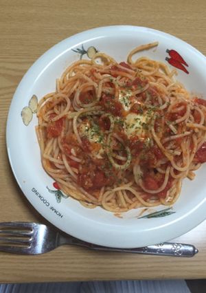 ニンニクとトマトのチーズ添えパスタ-レシピのメイン写真