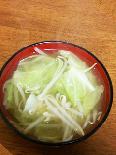 簡単☆安い!もやしときゃべつの味噌汁-レシピのメイン写真