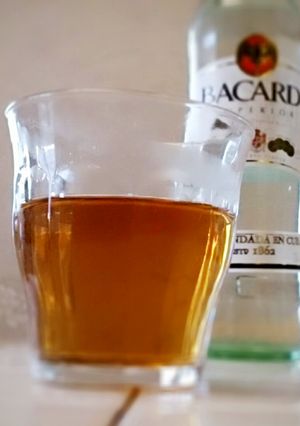 バカルディラム＋ほうじ茶・香ばしカクテル-レシピのメイン写真