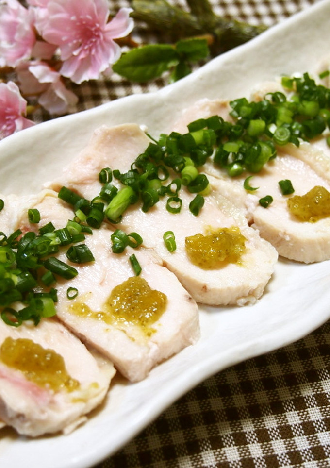 簡単～！レンジで蒸し鶏♡粗切りわさび添え-レシピのメイン写真