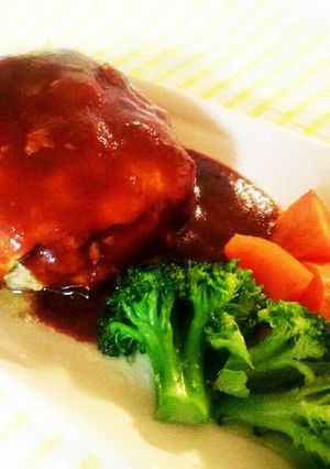 チーズデミグラスハンバーグのグラッセ添え-レシピのメイン写真
