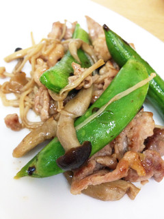スナップえんどうと豚肉とキノコの炒め物☆-レシピのメイン写真