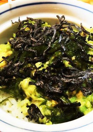 朝食に!簡単、ヘルシーなアボカド丼♪-レシピのメイン写真