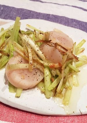 ♪黄ニラと帆立の炒めもの-レシピのメイン写真