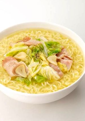 ベーコンとキャベツ炒め塩らーめん-レシピのメイン写真