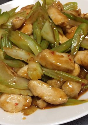セロリと鶏むね肉のオイスターソース炒め-レシピのメイン写真