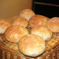 基本からアレンジまで！思わずつくりたくなる「ふかふかパン」のレシピ