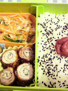 お弁当に♪豚こまロールの甘辛梅だれ焼き-レシピのメイン写真