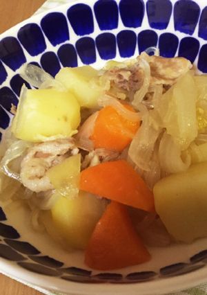 具材を入れて煮るだけ簡単！肉じゃが-レシピのメイン写真