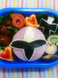ニンニンジャー☆モモニンジャーキャラ弁-レシピのメイン写真